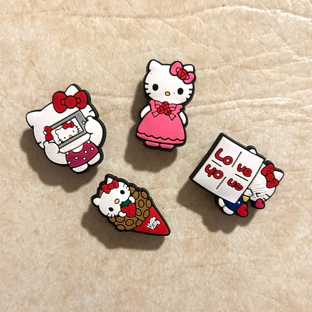 (4) Hello Kitty Crocs Jibbitz